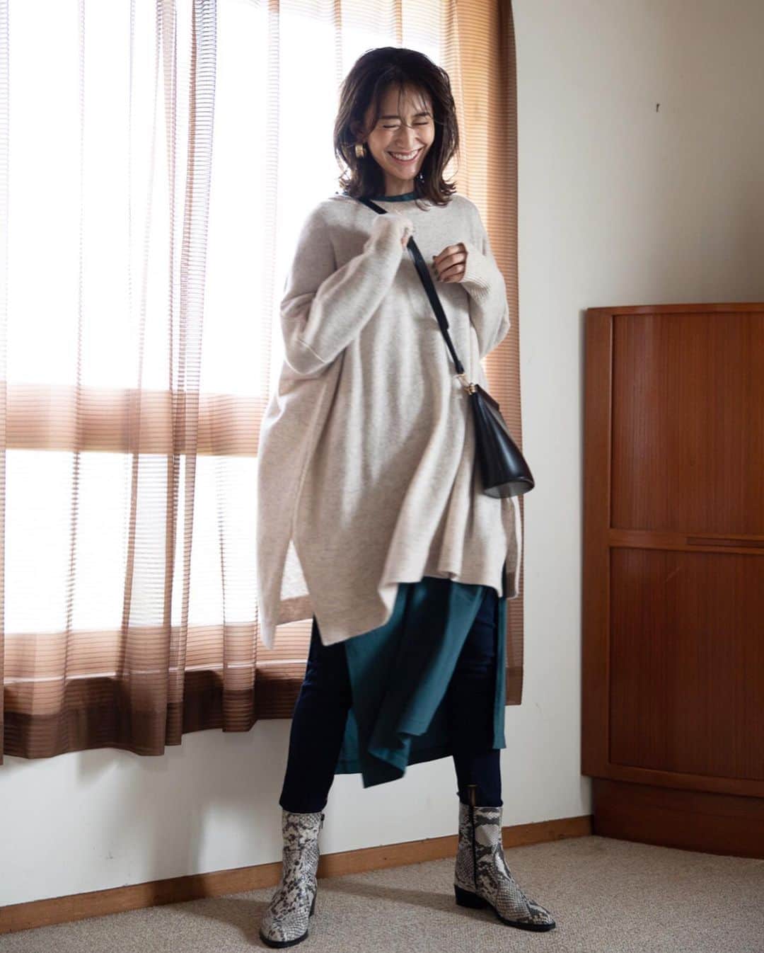 CIAOPANIC TYPYさんのインスタグラム写真 - (CIAOPANIC TYPYInstagram)「ふっくらと柔らかなラムウールを﻿ 贅沢に使用したニットチュニック。﻿ ﻿ ﻿ ボリュームのあるシルエットを活かして、﻿ そのままストンと着たり﻿ ベルトでウエストマークしてコーデに変化を付けるのもカワイイ💛﻿ ﻿ ﻿ #ウォッシャブルラムビッグチュニック﻿ #TYZ1092405A0003﻿ ﻿ ﻿ 生後6ヶ月前後の子羊の毛を使用したラムウールはしなやかで軽く、﻿ 綺麗な発色が魅力です。﻿ ﻿ さらに繊維が細いのでチクチクしにくく、﻿ ふんわりと暖かさを感じます。﻿ ﻿ ﻿ そして嬉しいのは、ウール100％なのにウォッシャブル（糸に薬剤で防縮加工をしている）なので水洗いが可能👏﻿ ﻿ ﻿ ご自宅でお洗濯ができるので、﻿ 安心してデイリーに着回せます。﻿ ﻿ ﻿ ﻿ ﻿ ﻿ CIAOPANIC TYPY全店舗にて大好評販売中！﻿ 是非チェックして下さい💛﻿ ﻿ ﻿ ﻿ ﻿ ﻿ ﻿ ﻿ #ciaopanictypy #チャオパニックティピー #ティピーコーデ #ママコーデ #ママ #ママコーディネート #ママファッション #ママさんと繋がりたい #40代ファッション #アラフォーコーデ #30代ファッション #アラサーコーデ #ニット #大人カジュアル #大人カジュアルコーデ #オトナ女子 #オトナ女子コーデ #プチプラコーデ #プチプラファッション」10月17日 8時19分 - ciaopanictypy