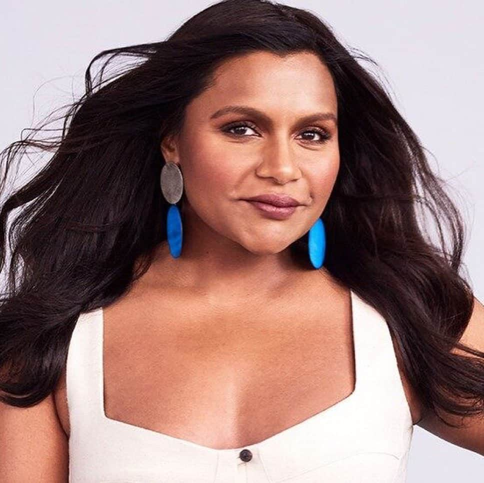 ガブリエル・ユニオンさんのインスタグラム写真 - (ガブリエル・ユニオンInstagram)「This week's #WCW @mindykaling is a comedian, actress, director, activist, writer and mom... just to name a few. She's also behind, and stars in most of your favorite shows and films... which has garnered her countless award nominations and wins ( like an Emmy). As a woman of color, Mindy has busted her butt breaking down barriers and reconstructing what it means to be a woman in Hollywood. In her speech last night at the Elle Women in Hollywood event, she likened our power to being gate crashers: "There may be gatekeepers, but guess what? We are gate crashers, okay? Power belongs to those who reach out and take it, and it's our time to take it.” I am so here for it!!! Be sure to check out Four Weddings and a Funeral on Hulu (produced by her company Kaling International). Can't wait to see what you have next. Let us lift her up in the light of goodness and hold her there!」10月17日 8時37分 - gabunion