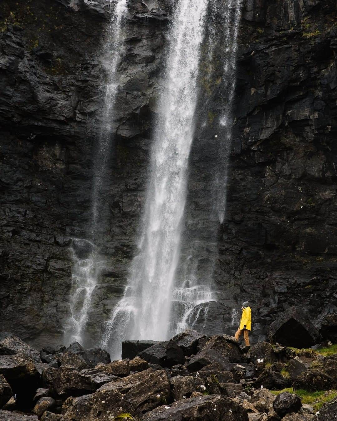 National Geographic Travelさんのインスタグラム写真 - (National Geographic TravelInstagram)「Photo by @jessicasample | With over 250 days of rainfall a year, the Faroe Islands have more waterfalls than you can count. Pictured here is the bottom half of Fossa, the tallest waterfall on the islands. #faroeislands」10月17日 9時05分 - natgeotravel