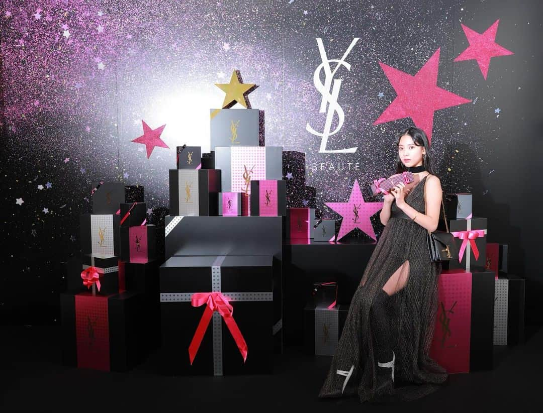 ミチさんのインスタグラム写真 - (ミチInstagram)「@yslbeauty のクリスマスコレクション🎄  #yslノエル　 #リブレ　#pr」10月17日 9時20分 - mi0306chi