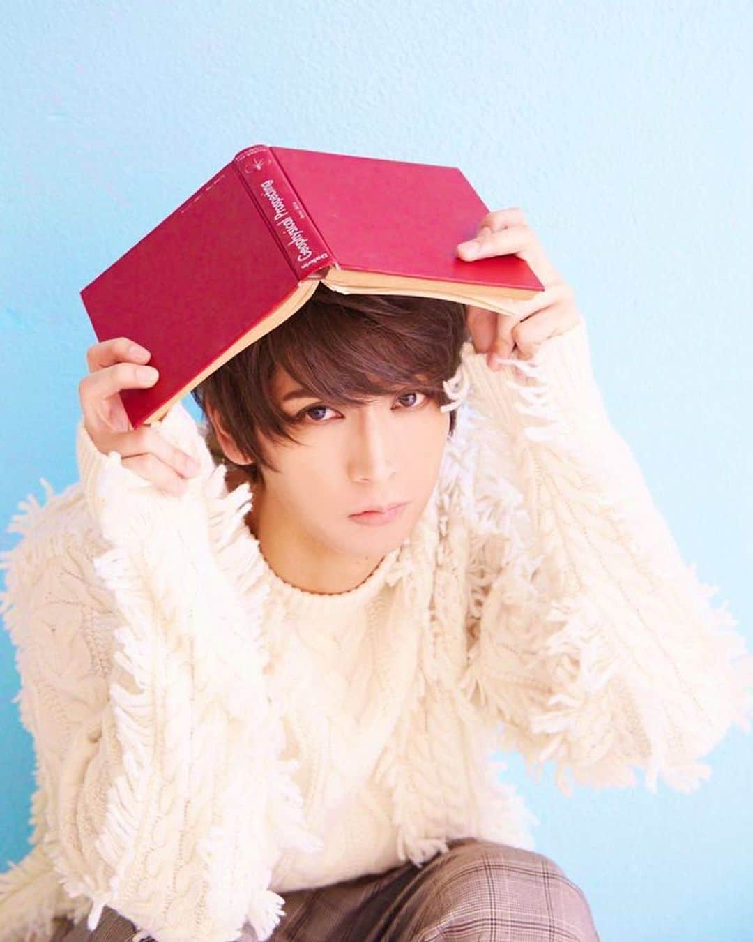 仲田博喜のインスタグラム：「32歳の誕生日を迎えました。  歳をとりたくない。なーんて思う歳になってきたけど、  でもそんな今が好きです。 そう思えるのは皆といるから。  年々周りへの感謝が大きく強くなる。  もっと皆との時間を共有できるように ゆっくり、じっくり熟していきたいと思います。  末永くよろしくお願いします。  #誕生日 #バースデー」
