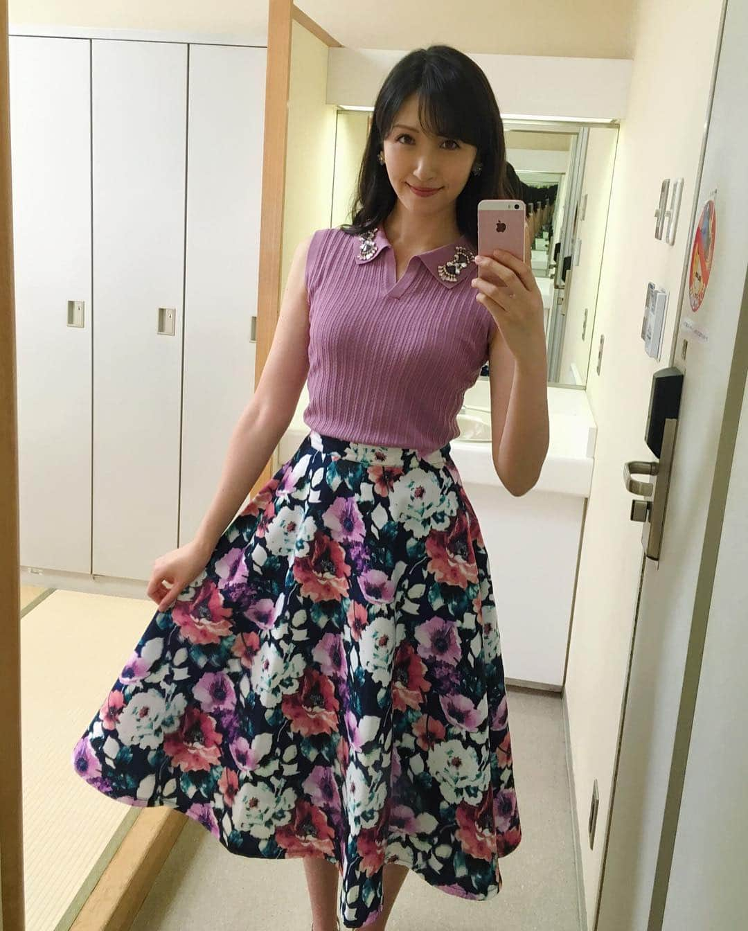 横山ルリカさんのインスタグラム写真 - (横山ルリカInstagram)「. #めざましテレビ の👗🌷 . #tops #JILLSTUART . #skirt #andcouture . #💜💜💜」10月17日 9時41分 - rurika_yokoyama_official