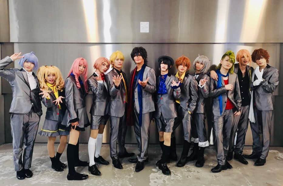 小波津亜廉さんのインスタグラム写真 - (小波津亜廉Instagram)「[15/10/19] Full cast pic of I-Chu from the last day of performances! Our boy Allen is the tallest! ⠀⠀⠀ ⠀ #kohatsuallen ⠀⠀⠀ ⠀ Source: I-Chu the Stage’s twitter」10月17日 9時42分 - ahun_andsome