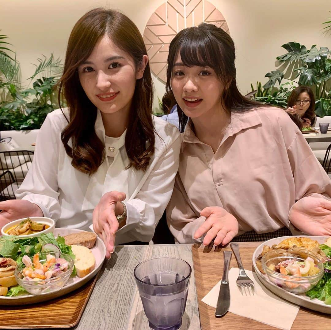 竹崎由佳さんのインスタグラム写真 - (竹崎由佳Instagram)「. 新人アナ3人とランチに行きました♪ それぞれ番組を担当し始めて 勤務日が変わったので、 3人揃うのは久しぶりのようでした☺️ ハワイアンなお店で なぜか身の毛もよだつ怖い話をして盛り上がりました🌺笑  #池谷実悠　アナ #田中瞳　アナ #森香澄　アナ  それぞれのアカウントをタグ付けしているので ぜひフォローしてくださいね💕」10月17日 19時33分 - yuka__takezaki