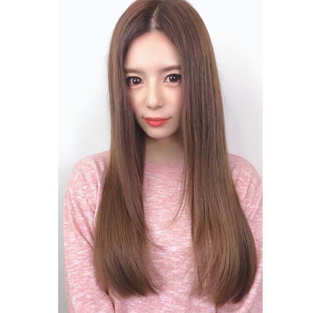 栗林里莉のインスタグラム：「I change my hair color💇‍♀️ 担当の沼口さん(@takahiro_numa )の絶妙カラー&髪質整形トリートメントは毎回感動です💡 本当にちゅるちゅるサラサラ✨ いつもありがとうございます😊 swipeでmovie➡️ #髪質整形トリートメント  #hair #haircolor #hairtreatment #haircut #logshibuya2  #栗林里莉 #ririkuribayashi #japanese」