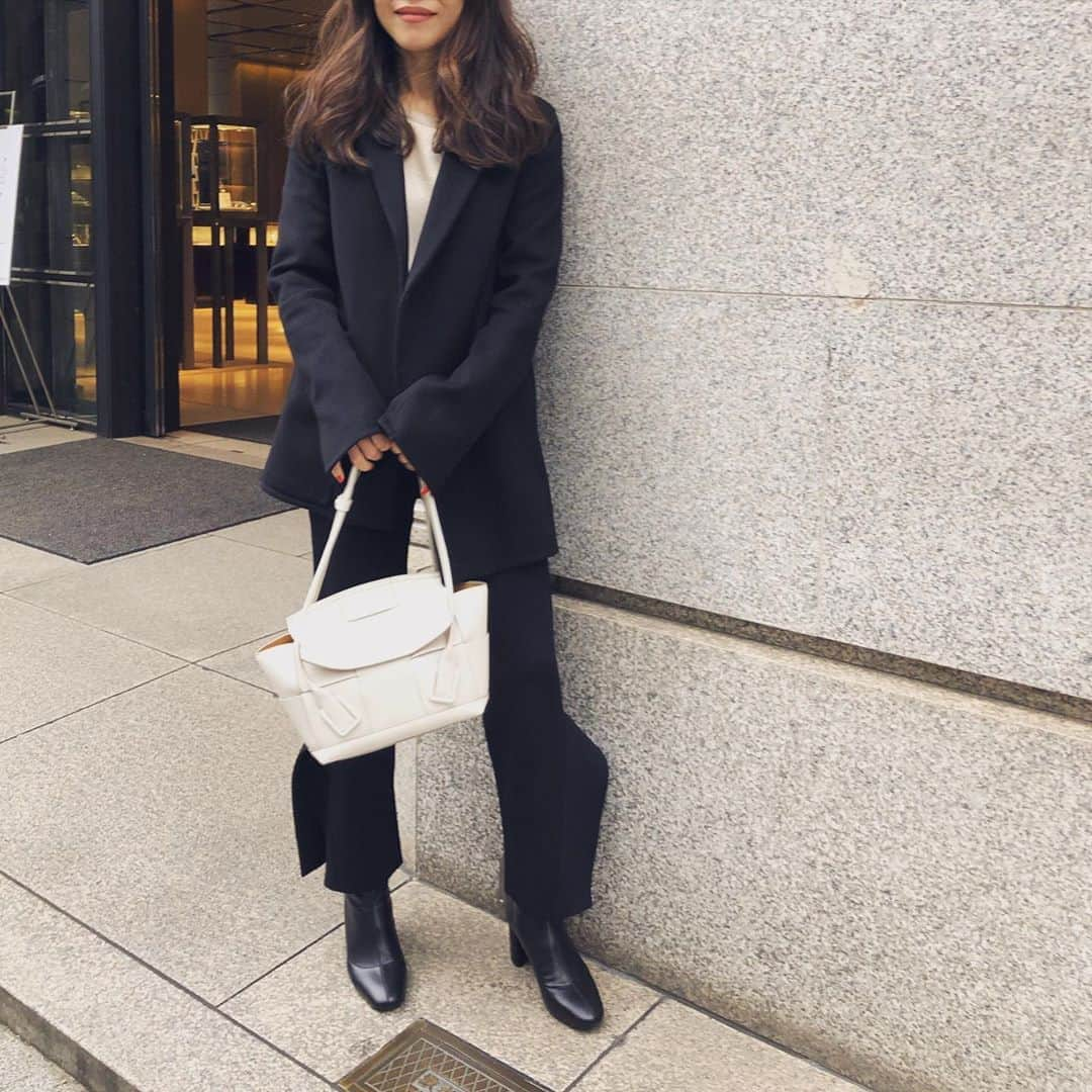 辻直子さんのインスタグラム写真 - (辻直子Instagram)「#tbt#tokyo#ginza#15:00#meeting #whitebag#TheArco# @bottegaveneta  #いろいろ思うことはあるけれど#東京は大好きな場所#毎日がおなかいっぱい#今を1番に☺︎♡」10月17日 19時38分 - naoko.ts