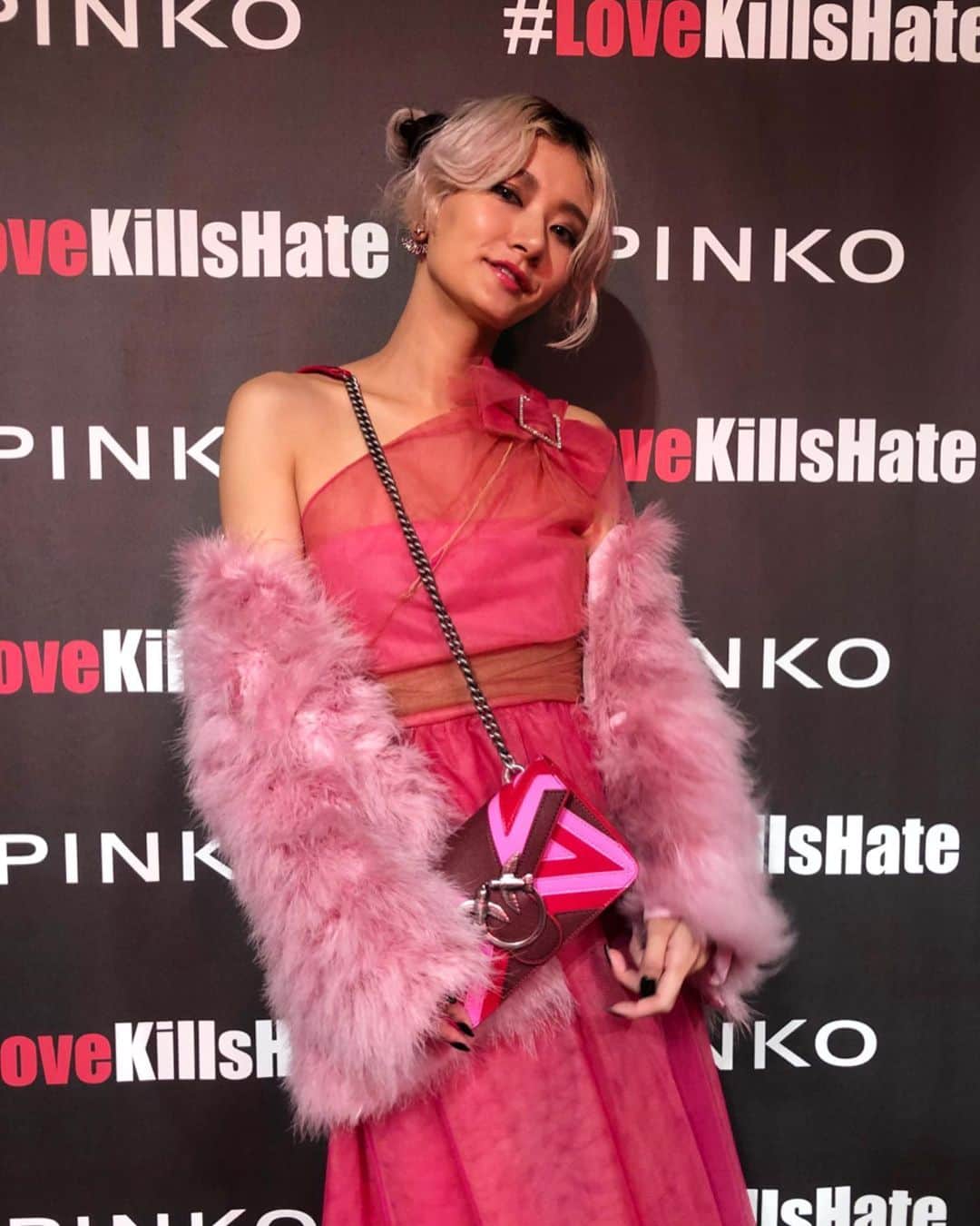 中川友里さんのインスタグラム写真 - (中川友里Instagram)「@pinkoofficial aw 2019 fashion show in Tokyo #lovekillshate」10月17日 19時46分 - darayunya