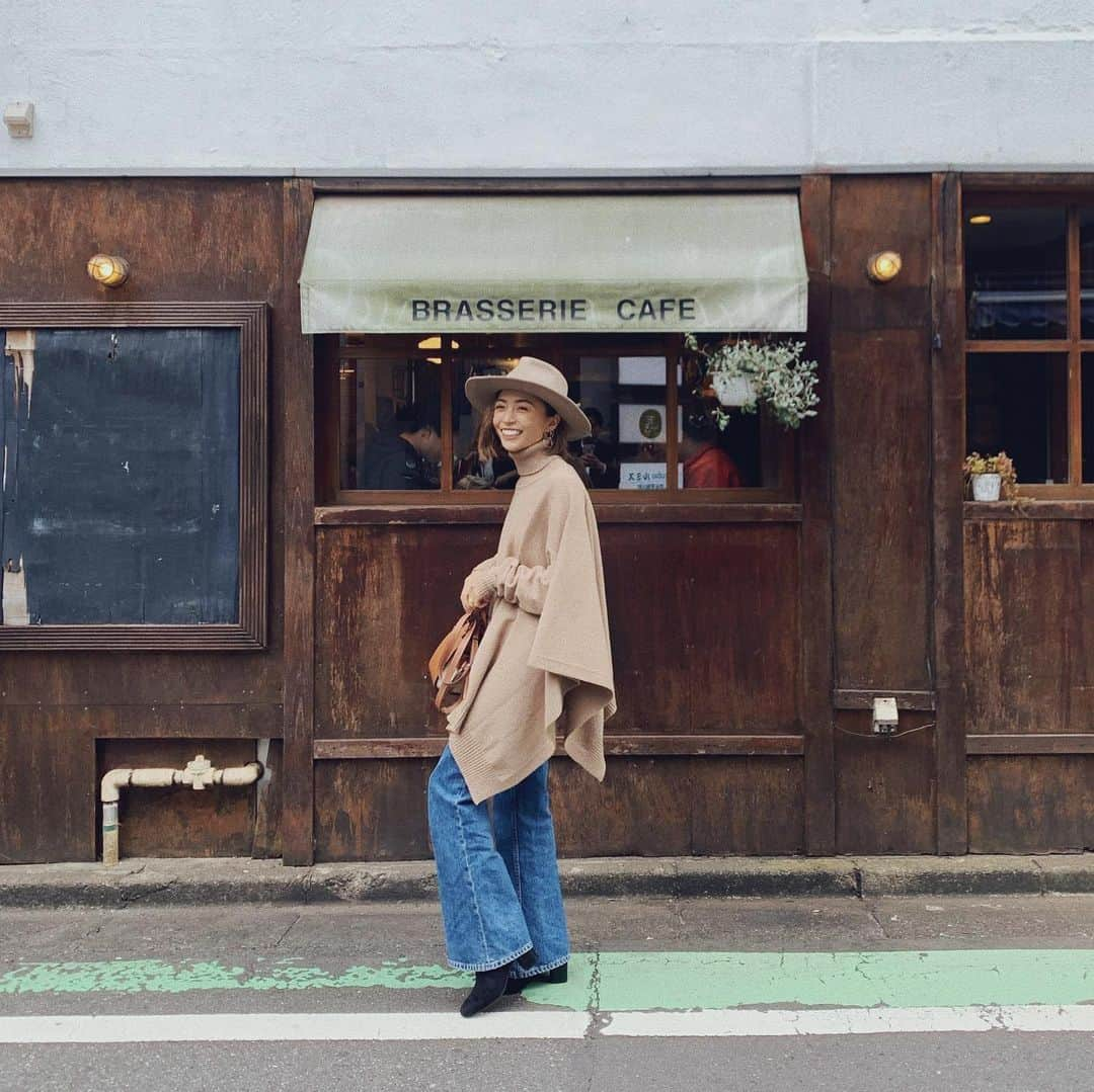 里見茜さんのインスタグラム写真 - (里見茜Instagram)「朝から事務所の宣材写真の撮影でした🌕 @shiochan_7 といるとつい素がでてしまうよね🤭💗 今日みたいな寒い日は 鍋が一番🌾 #shooting #shoot #撮影#私服#冬服」10月17日 20時18分 - satomiakane