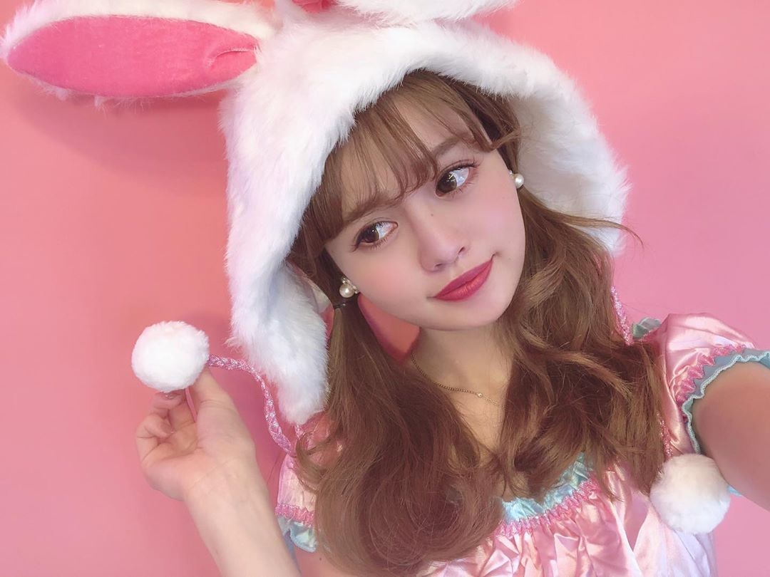 Isakoさんのインスタグラム写真 - (IsakoInstagram)「うさぎちゃん🐰💕動画付き🎥 可愛すぎるうさぎコスチューム @malymoon1991 さんのものでした💫💫 . わたしのお写真もHPに使っていただいているので覗いてみてね🧸 . . . #うさぎ#うさちゃん#ウサギ#うさぎコスプレ#コスプレ#コスプレイヤー#ハロウィンコスプレ#ハロウィン仮装#ハロウィン🎃#コスチューム#うさみみ#halloween#halloweencostume#ぴょん#rabbit#rabbit🐰」10月17日 20時29分 - ichaaako