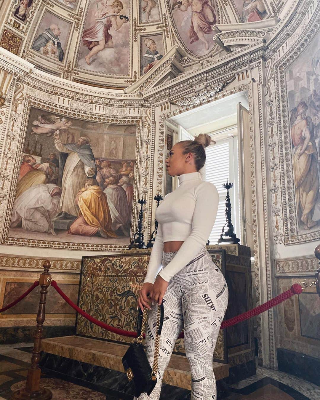 Tammyさんのインスタグラム写真 - (TammyInstagram)「Vatican & Sistine chapel were something else 🕊🕊 ohhh my」10月17日 20時37分 - tammyhembrow