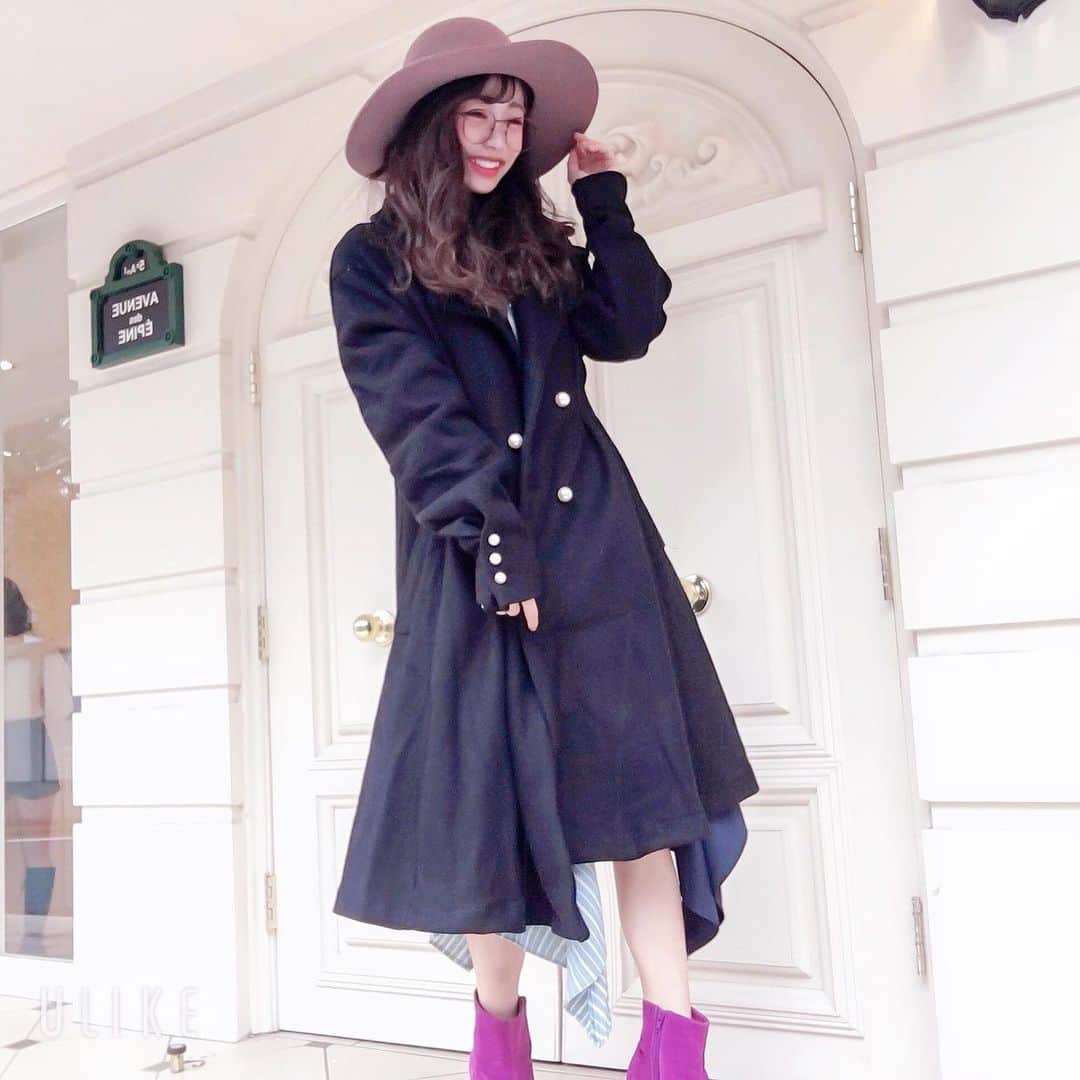 のインスタグラム：「急に寒くなってきたね😭💞﻿ ﻿ もう衣替えの時期だ😮🙌🏻﻿ ついこないだまですごい暑かったのに⚡﻿ ﻿ 今日は寒すぎてコート出した😅💗﻿ ﻿ ﻿ 急に寒くなったからびっくりしちゃったよ😭💗﻿ ﻿ ﻿ ﻿ 今日は表参道に用事があったから﻿ 表参道ファッション♥️﻿ ﻿ ﻿ 帽子は #snidel だよ⸜❤︎⸝﻿ ﻿ ﻿ めちゃかわじゃない？﻿ ﻿ ﻿ コートは﻿ @pinkswan.official のだよ♡﻿ ﻿ 大人っぽさも出しつつ、﻿ ボタンがパールだから﻿ 可愛さも、上品さも出してくれて ﻿ ワタシ的に丈感もちょうどよかった♥️♥️﻿ ﻿ ﻿ ﻿ 急に雨降ってきたけど、﻿ 帽子被ってたから最初気づかなかった😮👍🏻﻿ ﻿ ﻿ ﻿ 無事iPhoneのバックアップもおわって、﻿ 画面の修理もできて一安心★﻿ ﻿ ﻿ もっと容量あけて動画作ろ♡﻿ ﻿ ﻿ ﻿ ﻿ ﻿ #秋冬コーデ #きれいめコーデ #韓国コーデ #秋服コーデ #大人カジュアルコーデ #冬コーデ #低身長コーデ #オシャレコーデ #大人可愛いコーデ #大人コーディネート #大人女子コーデ #韓国ブランド #韓国スタイル #韓国ファッション通販 #韓国ファッションコーデ #オルチャンファッション韓国好きと繋がりたい #帽子コーデ #冬帽子 #女優帽 #スナイデル #スナイデルコーデ #fashion #ファッション通販 #ロングコート #トレンチコート #トレンチコートコーデ #たかりさスタイル #sサイズコーデ」