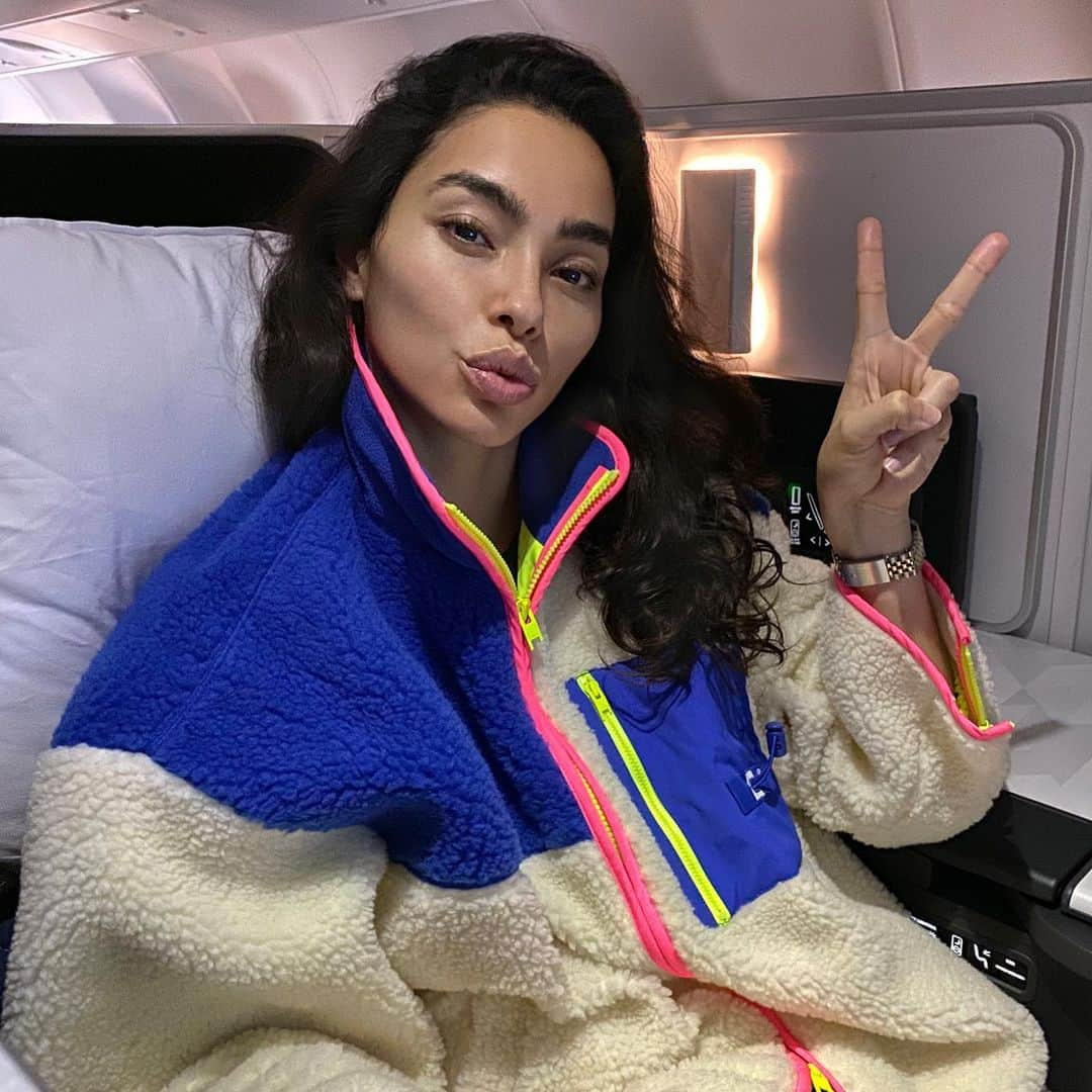 エイドリアン・ホーさんのインスタグラム写真 - (エイドリアン・ホーInstagram)「😘✌️ Seoul here I come! 🇰🇷」10月17日 11時51分 - adrianneho