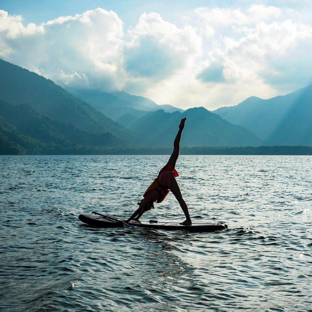 吉田夏海さんのインスタグラム写真 - (吉田夏海Instagram)「サップでYOGAしたい🧘‍♀️☀️ . 海の上ってのが最高だよね🌊 . 気持ちよかったけど流されないように必死w😂 . #sup #supyoga #yoga」10月17日 11時59分 - natsumiiiiiiiiiii