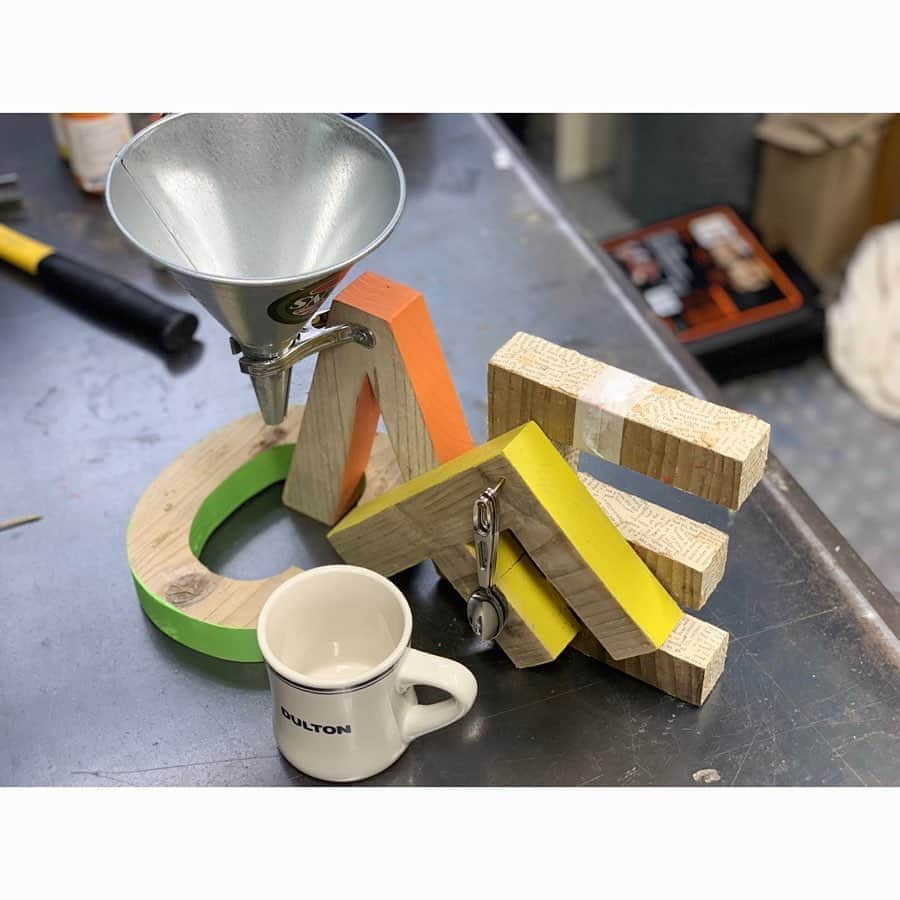 佐田正樹さんのインスタグラム写真 - (佐田正樹Instagram)「CAFEの文字で作るコーヒードリッパースタンドの作り方。  #DULTON #ダルトン #タケトン#SATAWORKS #佐田工務店 #DIY #dripperstand #ドリッパースタンド #CAFE #珈琲#物作りゴリラ」10月17日 12時31分 - satakisama