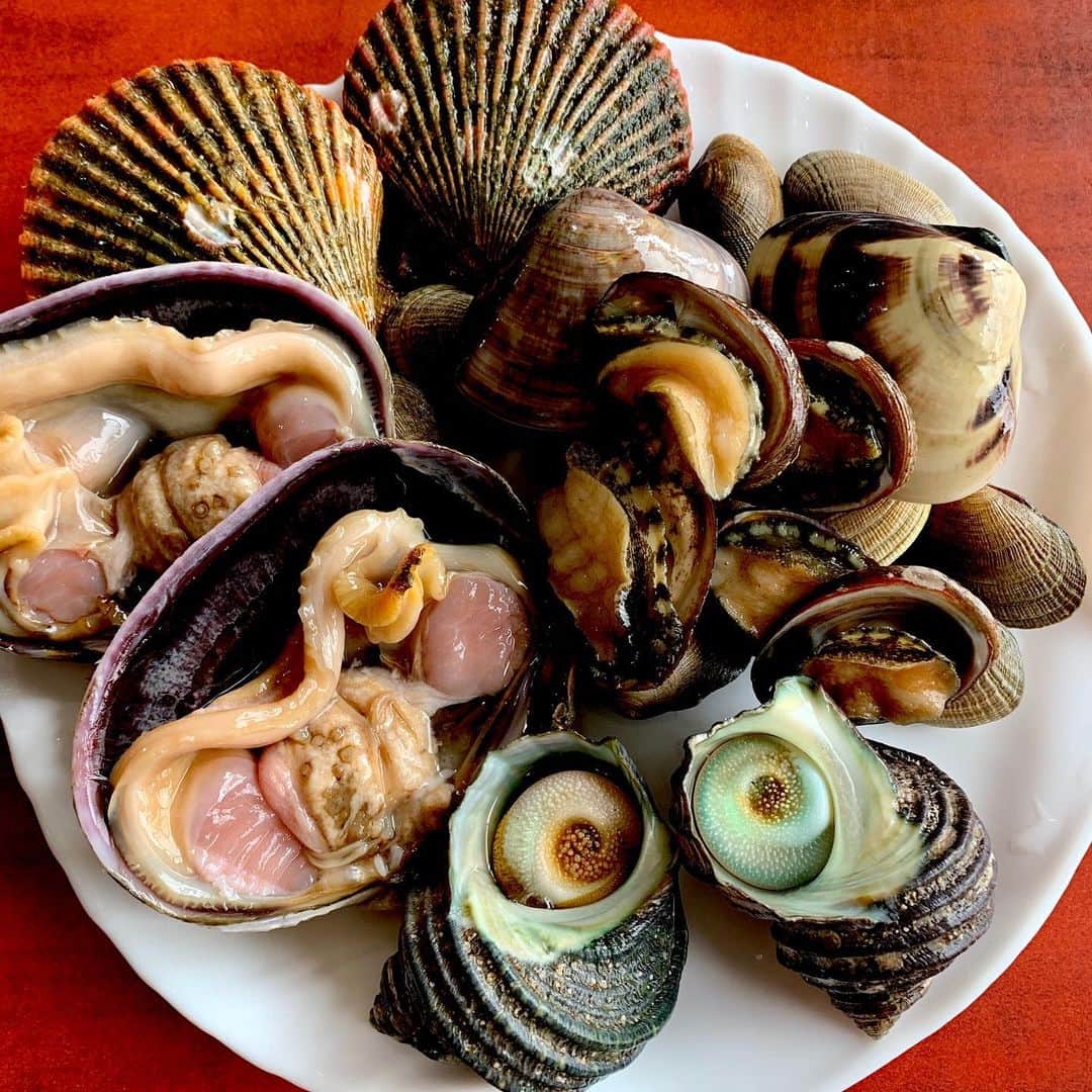 武井義明さんのインスタグラム写真 - (武井義明Instagram)「貝焼きに、鯖の干物定食。幸福。」10月17日 12時44分 - bebechef
