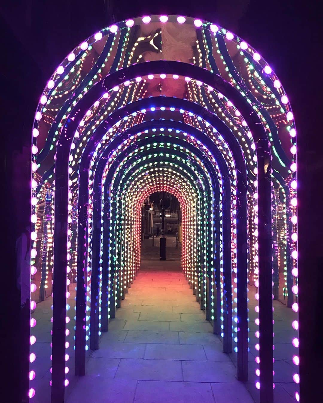 KUNIKAのインスタグラム：「Rainbow road 🌈🇬🇧」