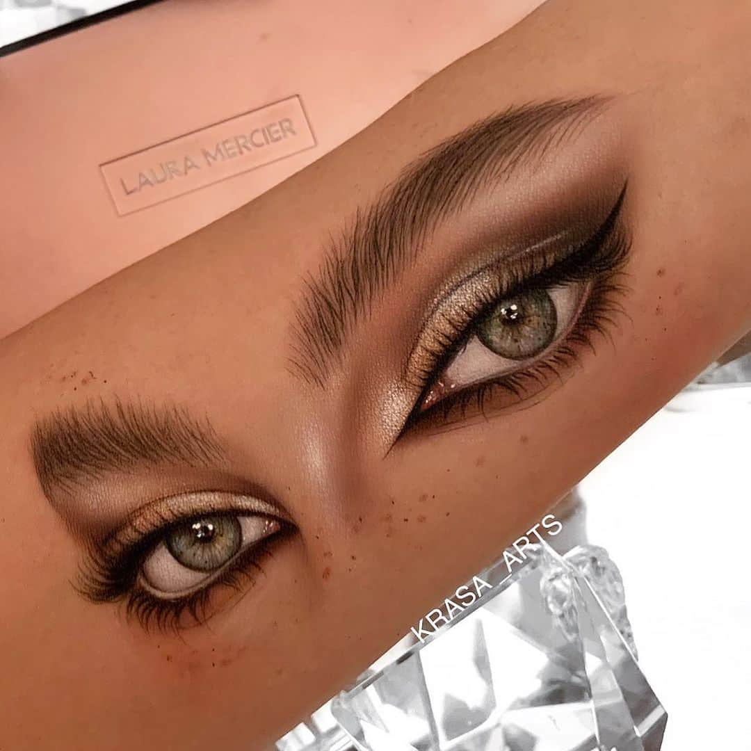 Anastasia Beverly Hillsさんのインスタグラム写真 - (Anastasia Beverly HillsInstagram)「So realistic looking @krasa_arts  BROWS done with Dipbrow pomade  in medium brown and medium brown duo powder  LINER & LASHES done with our Liquid Liner」10月17日 12時55分 - anastasiabeverlyhills