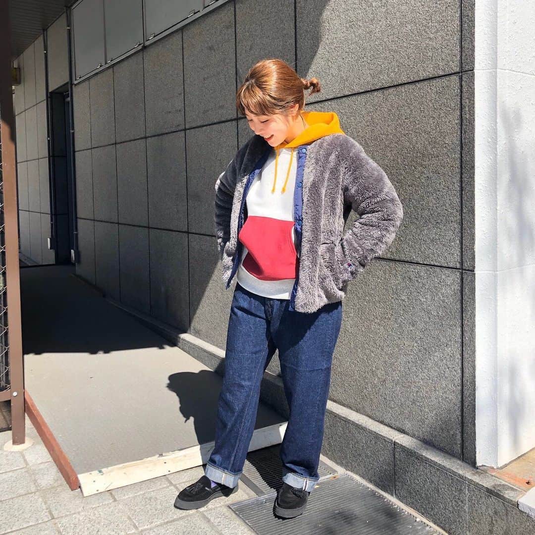 のインスタグラム：「. 🧸【 champion 】🧸 new arrival ❄️ ． jacket item no：1318-0871 price：¥10,800+tax . parka item no：1313-0251 price：¥13,800+tax . @beams_kobe ☎️078-335-2720 #beams#raybeams#beamsboy#champion#parka#orslow#denim#outer#womensstyle#instafashion#fashion#japanesefashion#outfit#ootd#code#kobe#beamskobe#神戸#ビームス#ビームス神戸#レイビームス#ビームスボーイ#デニム#パーカー#アウター#ボア#チャンピオン」