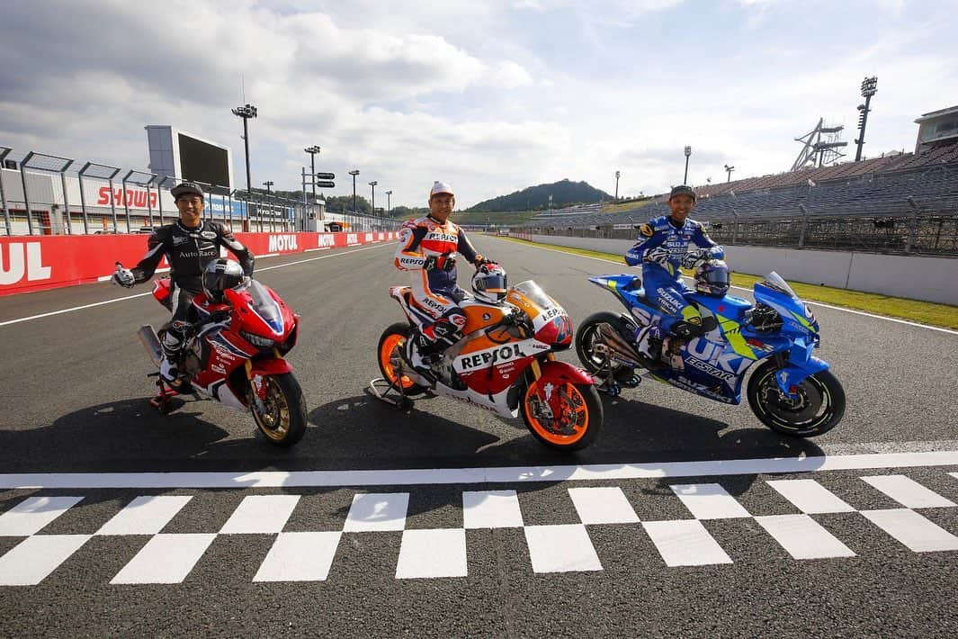 MotoGPさんのインスタグラム写真 - (MotoGPInstagram)「Remembering the good old days ✊💨 // The Aoki brothers, who finished on the podium across each category at the 1995 #JapaneseGP 🇯🇵 were reunited today to complete a special demonstration lap at the Twin Ring Motegi 🤩 Swipe left ⬅️ to see them being joined by #Moto2 rider @tetsutanagashima! #MotoGP #Motorcycle #Racing #Motorsport」10月17日 14時07分 - motogp