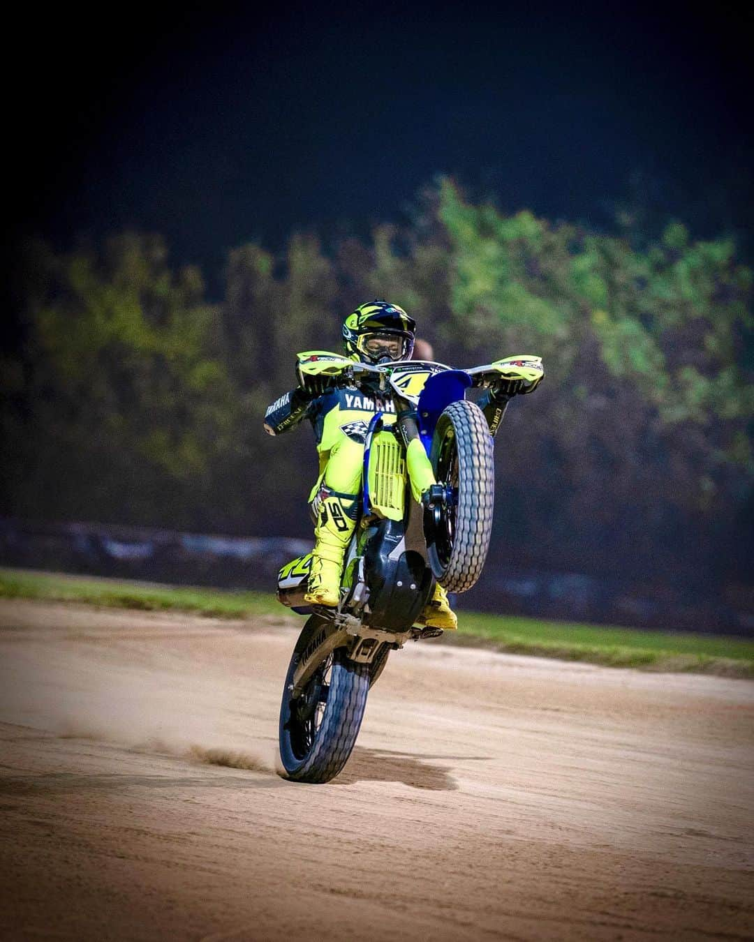 バレンティーノ・ロッシさんのインスタグラム写真 - (バレンティーノ・ロッシInstagram)「Un tranquillo allenamento al Ranch con la @vr46ridersacademyofficial 📸 by @camilss」10月17日 14時00分 - valeyellow46