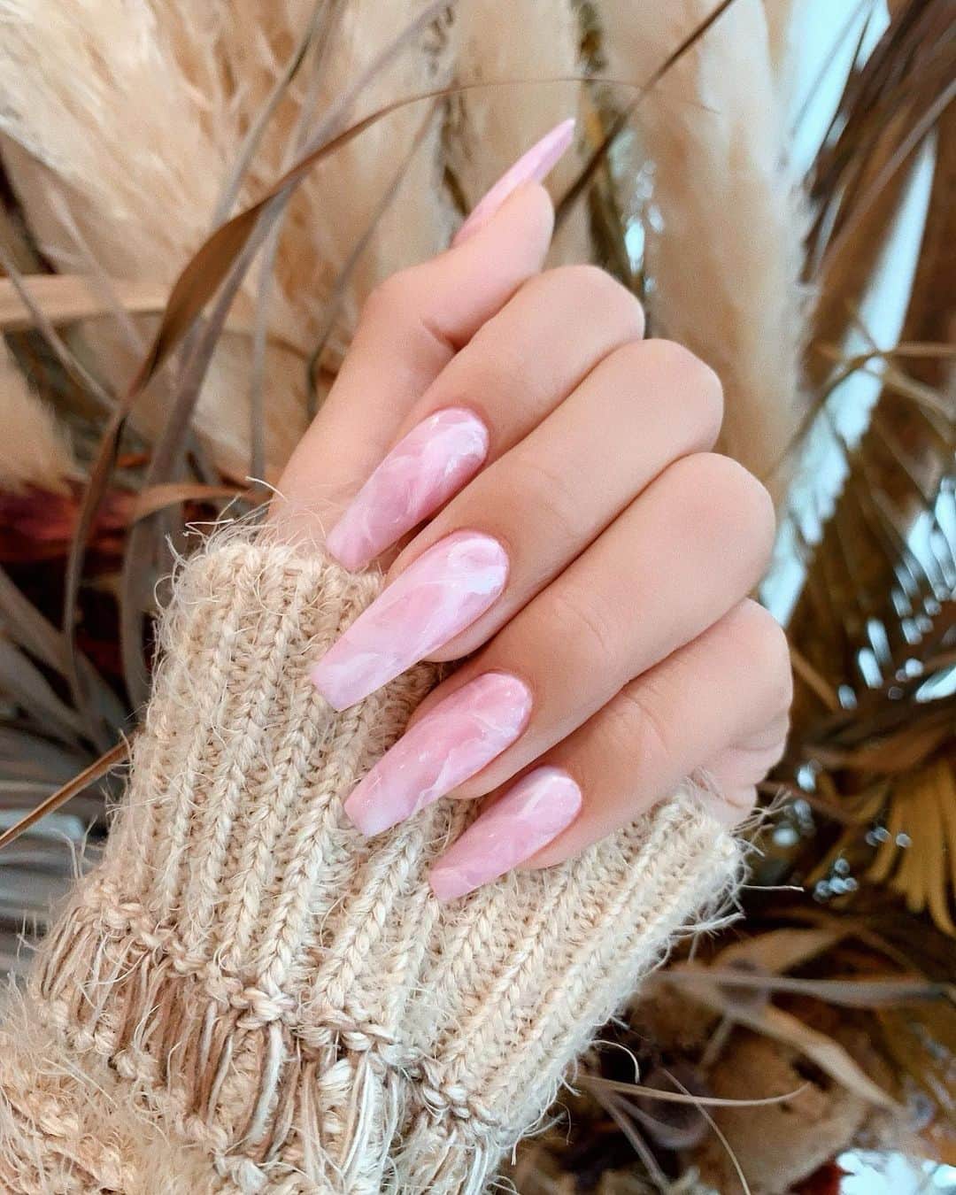 GENKINGさんのインスタグラム写真 - (GENKINGInstagram)「New💅💞 手相の島田秀平さんにラッキーカラーはピンクだよと言われてから、ピンク多め😂 #genkingnail #nails」10月17日 14時24分 - _genking_