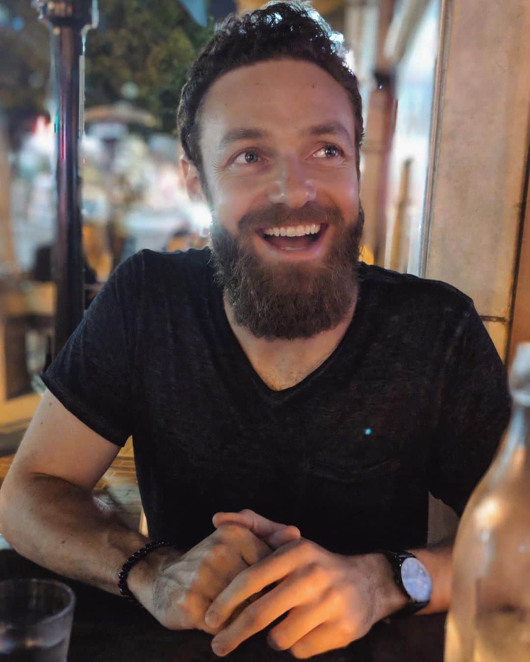 のインスタグラム：「•sometimes ya just have to laugh• #tbt」