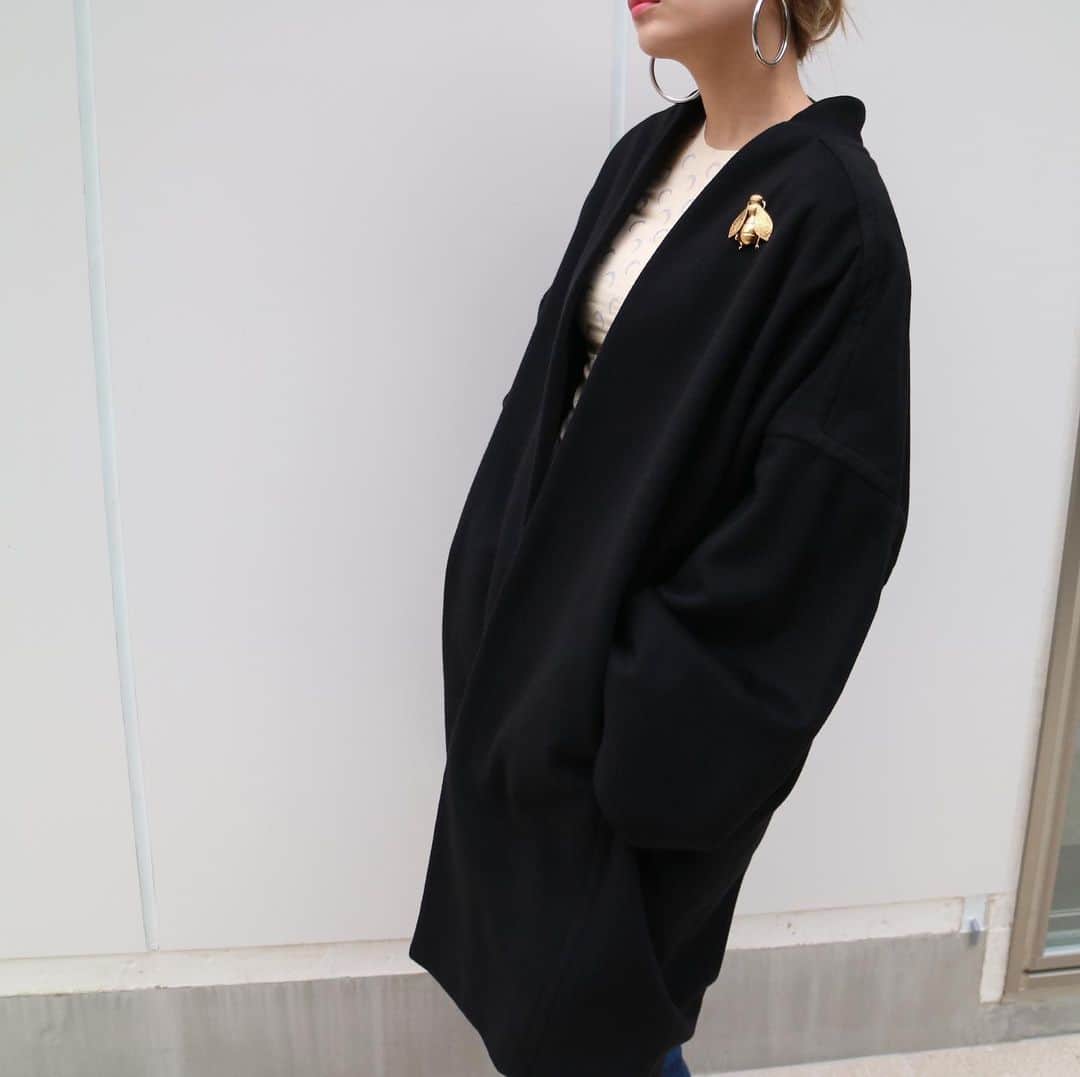 Vintage Brand Boutique AMOREさんのインスタグラム写真 - (Vintage Brand Boutique AMOREInstagram)「Vintage Christian Dior cashmere coat with gold Bee brooch🐝 Size 38 Free Shipping Worldwide✈️ DM for more information ≫ ≫ ≫✉️ #ヴィンテージ #ディオール #ヴィンテージディオール #レディディオール #ヴィンテージブランドブティック #アモーレ #アモーレトーキョー #表参道 #東京 #青山 #vintage #Dior #christiandior #vintagedior #vintagebrandboutique #AMORE #amoretokyo #omotesando #aoyama」10月17日 14時44分 - amore_tokyo