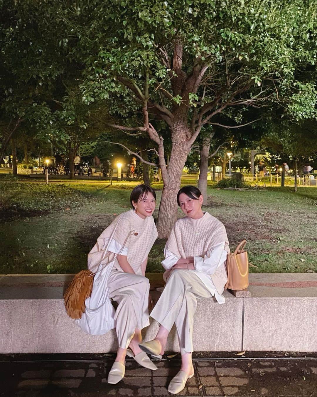 松本恵奈さんのインスタグラム写真 松本恵奈instagram ゆりなとお台場で待ち合わせしてて集合したらなんとビックリ スタイリングもアイテムも丸かぶり 笑 恥ずかしいからベストをどっちかが脱ごうってなったけど結局寒くてこのままで過ごしたよ もー本当に