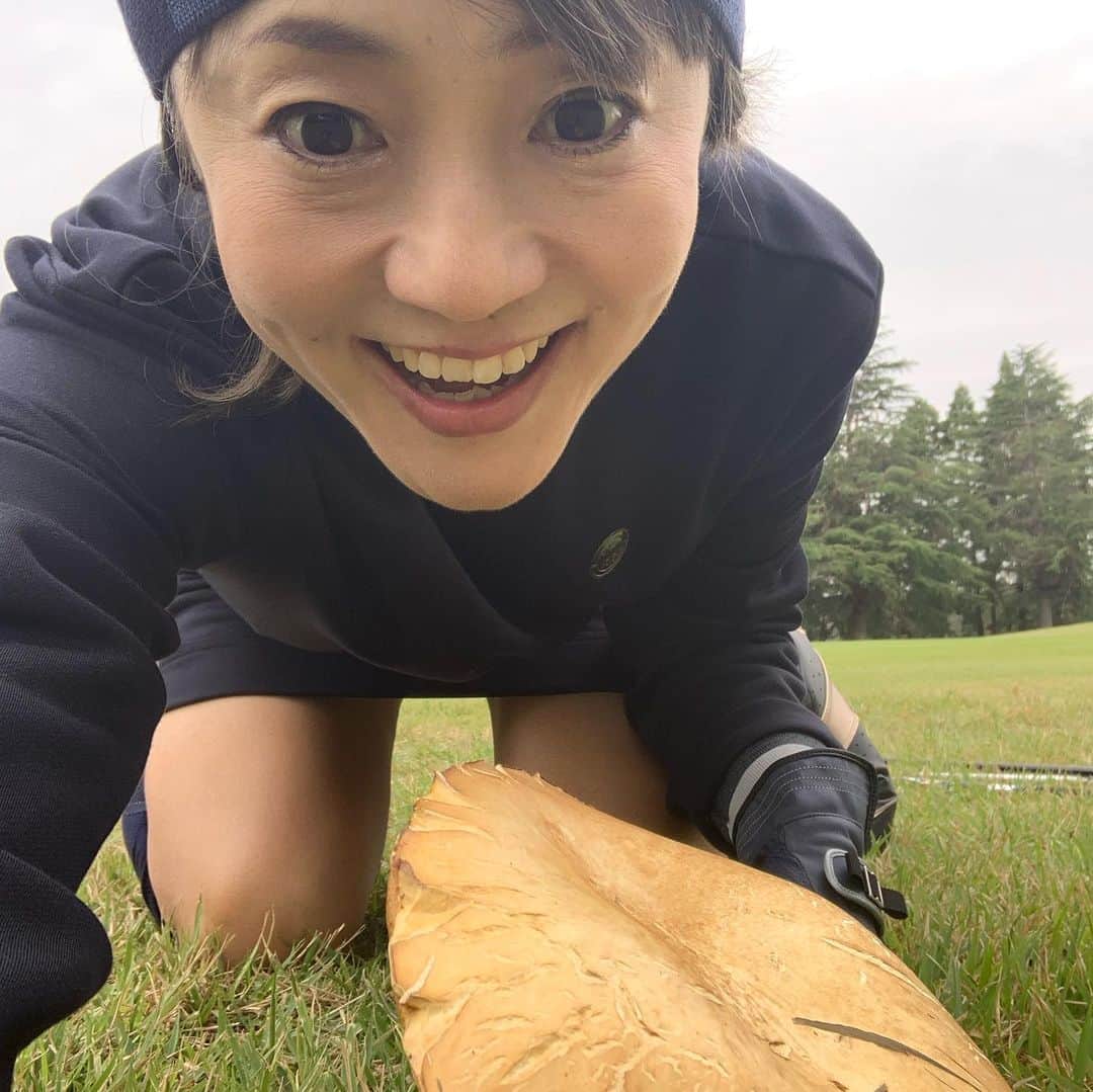 橋本志穂さんのインスタグラム写真 - (橋本志穂Instagram)「千葉応援ゴルフに行ったら、キノコ発見！」10月17日 14時58分 - shihohashimoto3