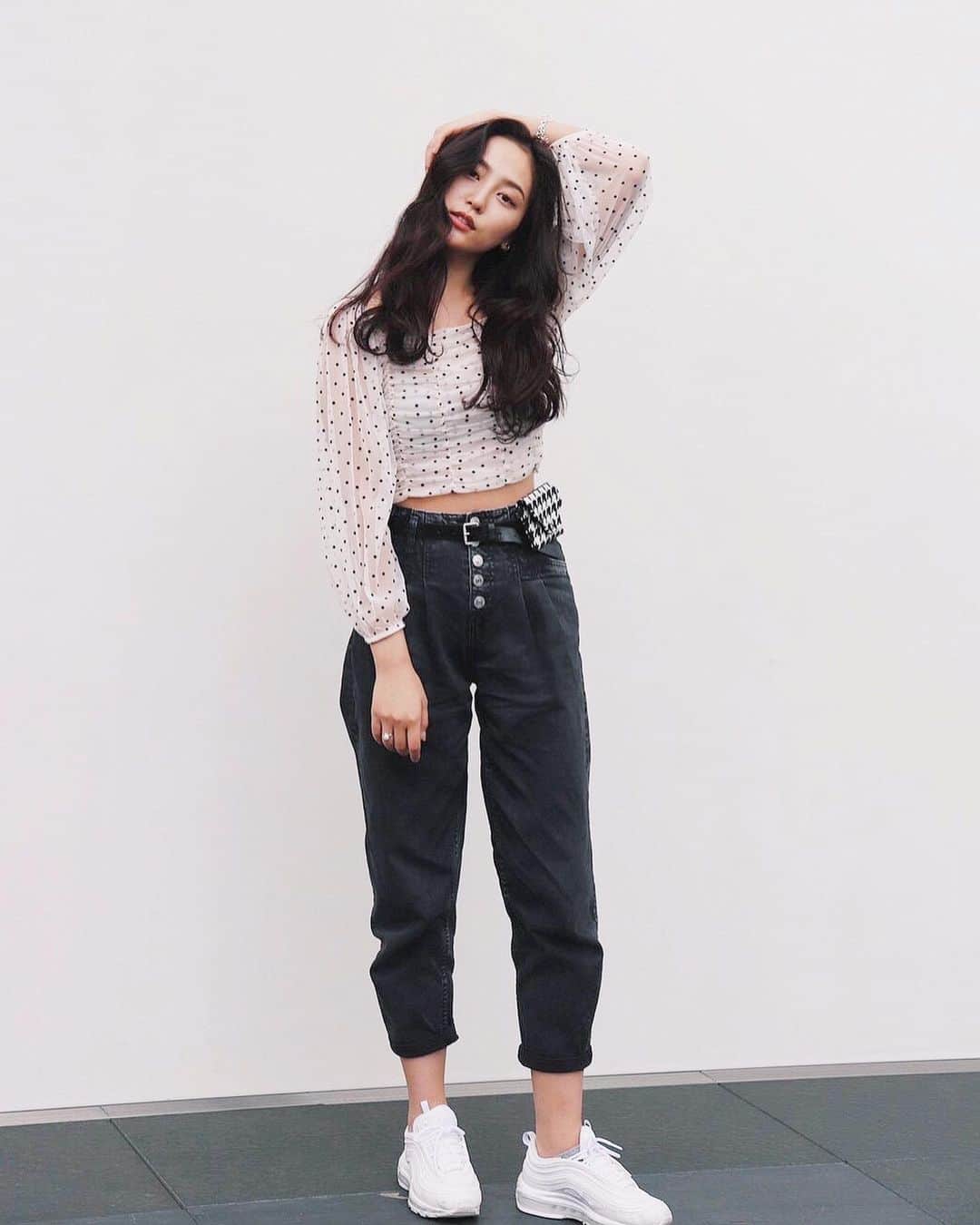 のインスタグラム：「⚫︎ ⚫︎ ⚫︎」