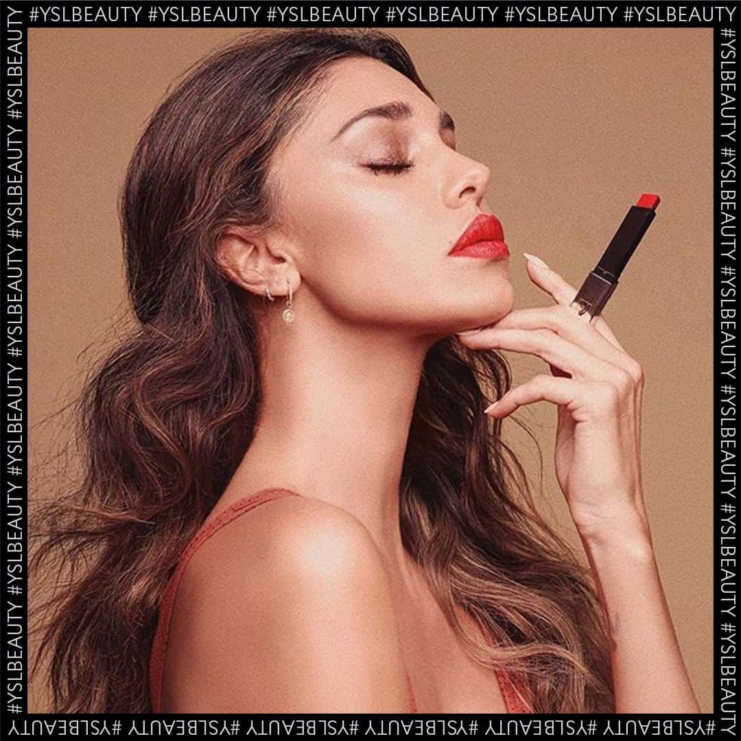 Yves Saint Laurent Beautyさんのインスタグラム写真 - (Yves Saint Laurent BeautyInstagram)「Have you tried the sophisticated tease of Rouge Libre? ROUGE PUR COUTURE THE SLIM SHEER MATTE N°101 Rouge Libre @douglasitalia @belenrodriguezreal #yslbeauty #theslim」10月17日 20時59分 - yslbeauty