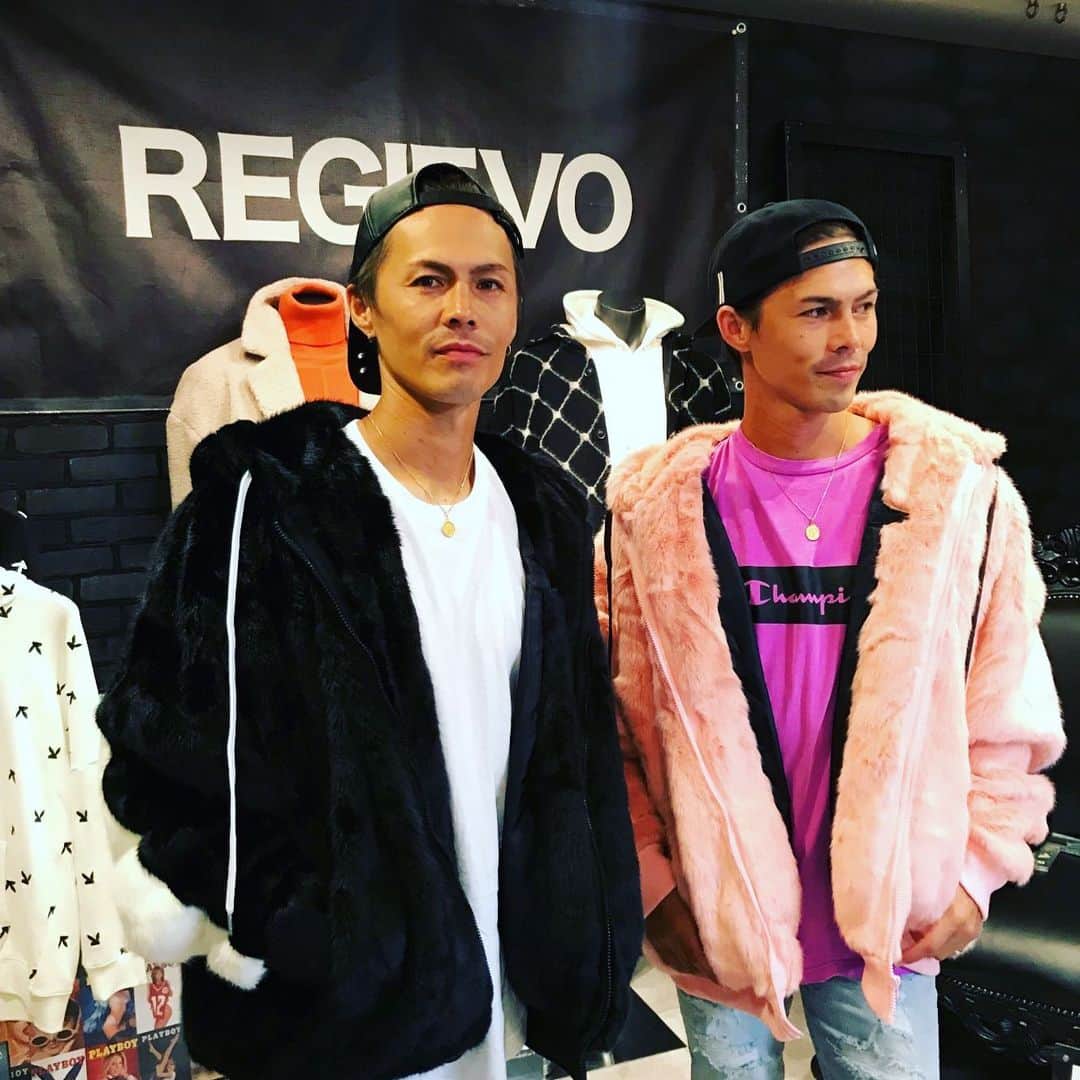 YU・RYO（BRIDGET）のインスタグラム：「レジエボさん、いつもありがとうございます😊👍 #regievo #re730 #ファー #ファーブルゾン #ビッグシルエット #アウター」