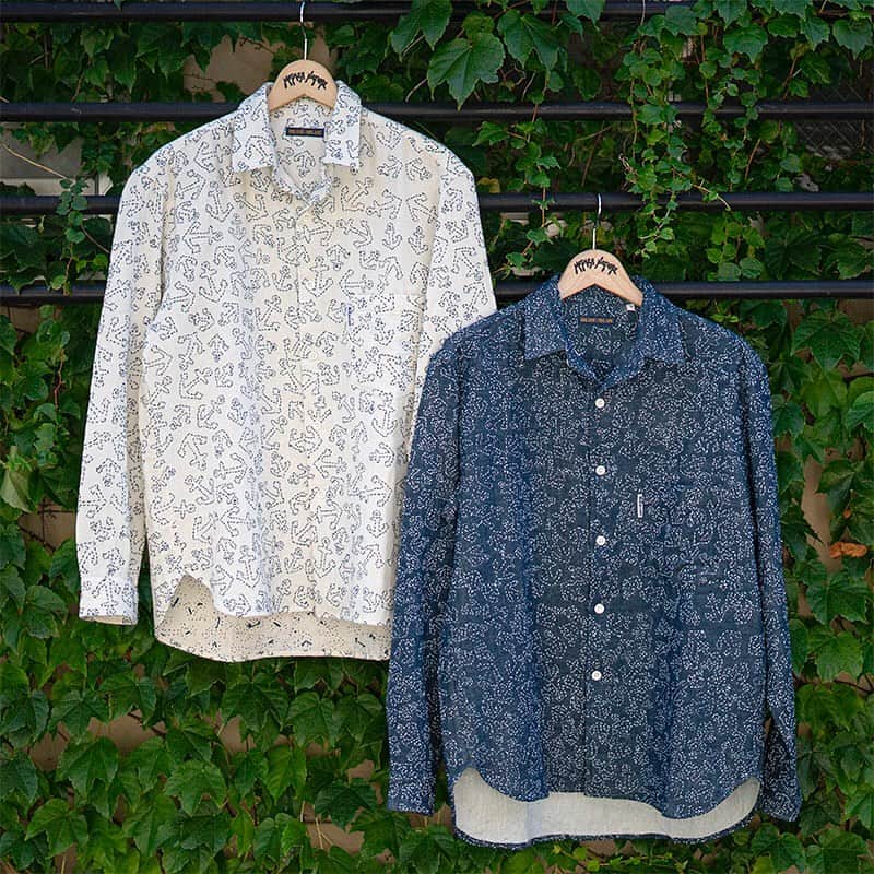 のインスタグラム：「﻿ 【BLUE BLUE】NEW ARRIVALS﻿ ●アンカーカンタエンブロイダリー ワイドワークシャツ（700078867） ﻿ size：S～XL ﻿ color：WHITE,NAVY﻿ ￥32,000+TAX﻿ ﻿ アンカーモチーフをハンド刺しゅうした生地を使用したワークシャツです。﻿ 身幅を広く、襟を小ぶりにしており、一枚でも様になるデザインです。﻿ ジャケットのインナーとしてアクセントにする着こなしもおすすめです。﻿ ﻿ ▶写真内のタグをタップで商品詳細へ移動します。﻿ ﻿ #hollywoodranchmarket #ハリウッドランチマーケット #blueblue #ブルーブルー #seilin #聖林公司」