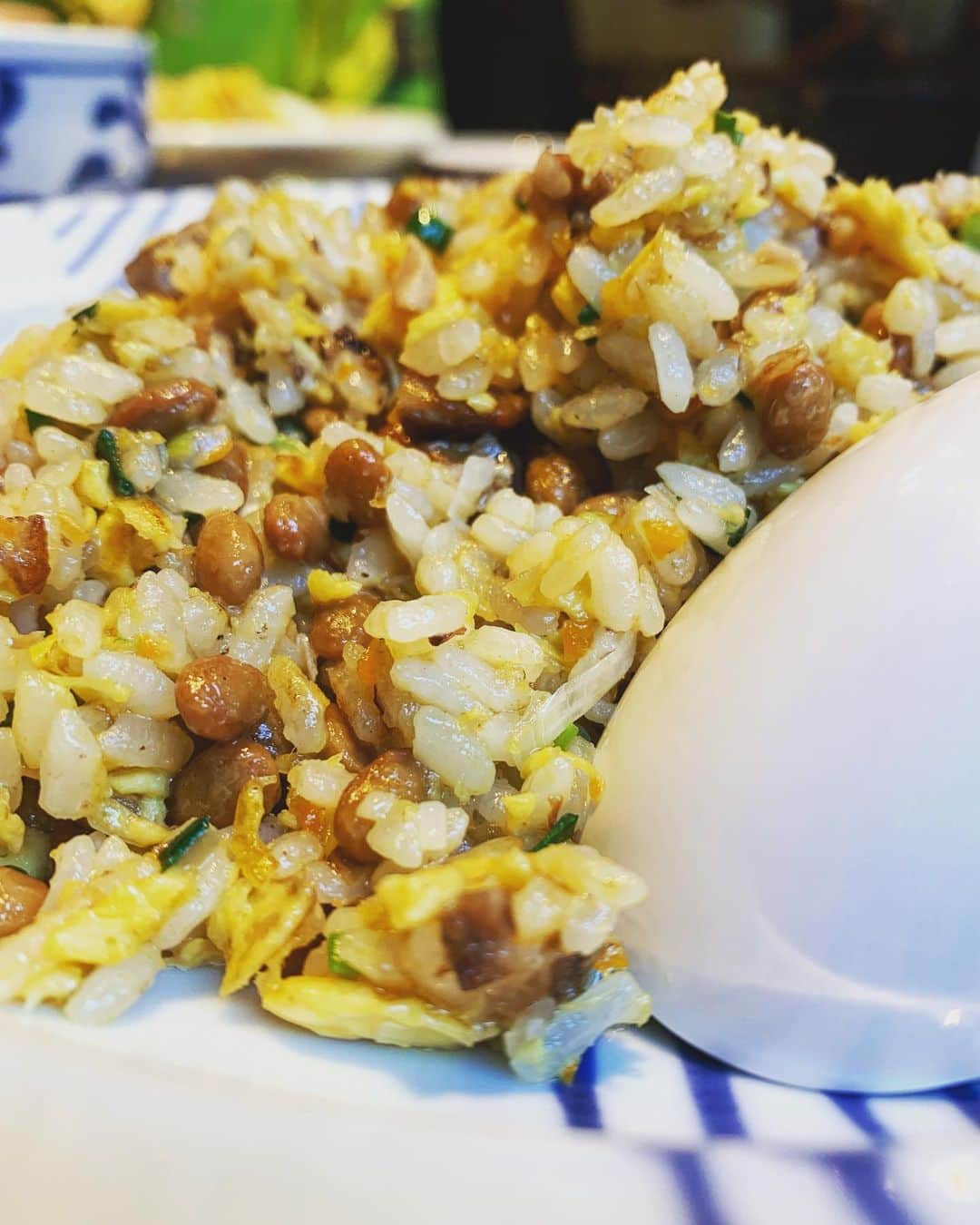 鑑田幸代のインスタグラム：「フーミン😍 #納豆チャーハン  #ねぎワンタン #うまっ  #腹ぱん  #青山」