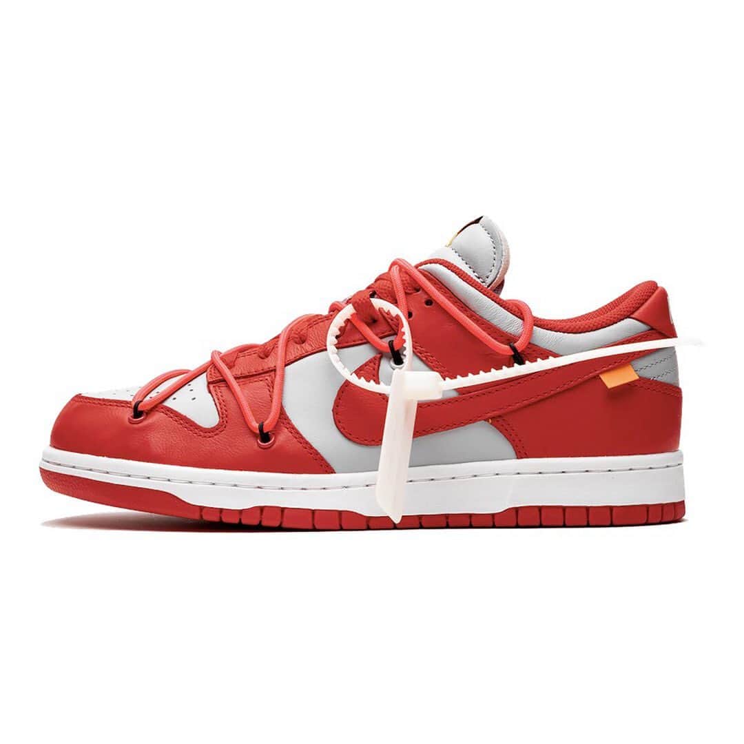 HYPEBEASTさんのインスタグラム写真 - (HYPEBEASTInstagram)「@hypebeastkicks: Here’s your best look yet at the forthcoming @off____white x @nikesb Dunk Low "University Red,” courtesy of @stadiumgoods. Look for it to drop this month alongside the “Pine Green” and Michigan-fitting “Gold/Navy” color schemes for $170 USD a pair.⁠⠀ Photo: Stadium Goods」10月17日 18時57分 - hypebeast