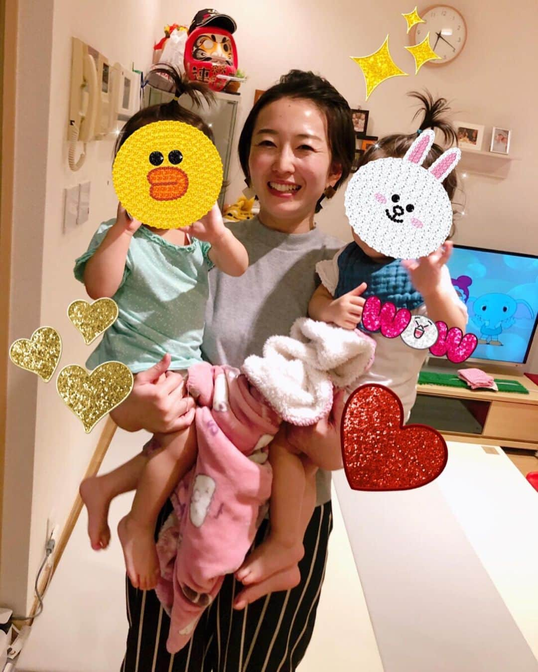 角谷暁子さんのインスタグラム写真 - (角谷暁子Instagram)「‪以前も投稿したのですが、 ２つに分かれてしまったので改めて、、！！ 双子mom先輩のお宅へ！‬ ‪こりす先輩とお邪魔しました❤️ ‬ ‪両手に双子ちゃんを抱える、頼もしくて可愛くてやさしい狩野さん。 今回も４時間マシンガントークでした❗️‬ 沢山聞いてくださってありがとうございます😭 ‪私も強く優しい人になりたいと思いました。‬ あす金曜日も頑張りましょう☺︎！ ‪#狩野恵里 アナ‬ ‪#片渕茜 アナ‬ ‪#角谷暁子‬」10月17日 19時12分 - kadoya_akiko