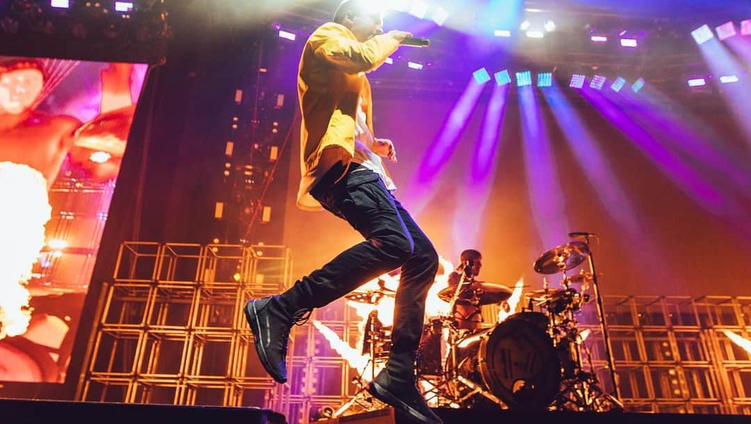 トゥエンティ・ワン・パイロッツさんのインスタグラム写真 - (トゥエンティ・ワン・パイロッツInstagram)「atlanta • #banditotour still rolling on •」10月18日 5時10分 - twentyonepilots