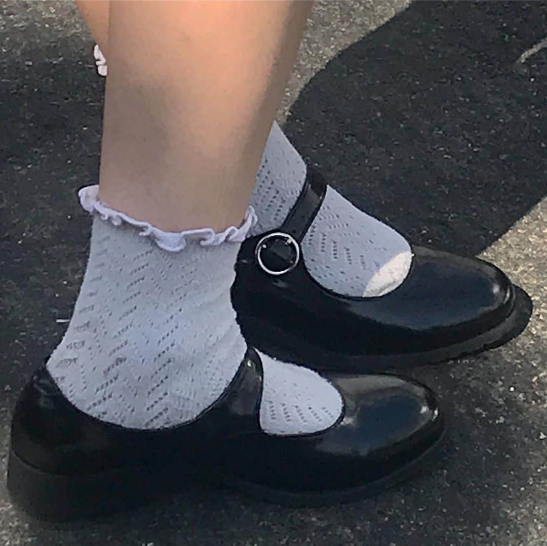 UNIFのインスタグラム：「use code: FALL20  for 20% off all shoes + accessories .☆. tip :  the app gets you first dibs and exclusive sales :)」