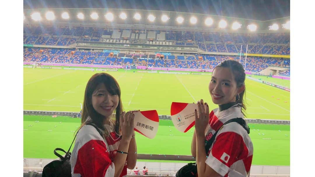 中島亜莉沙さんのインスタグラム写真 - (中島亜莉沙Instagram)「Japan🇯🇵vs Scotland🏴󠁧󠁢󠁳󠁣󠁴󠁿 もちろん観て泣いたよね？🙋‍♀️ 初のベスト8進出で日本中が感動で揺れたね🥺(震度10くらい) ラグビーというスポーツを知れば知るほど好きになる🏉🙌🏻 #好きすぎて鞄でラグビー始めちゃう人 #余韻に浸りすぎて投稿時差がすごい人 #rwc2019 #rugby #ラグビーワールドカップ2019 #ラグビー #ヨコハマ」10月17日 21時11分 - arisan_days