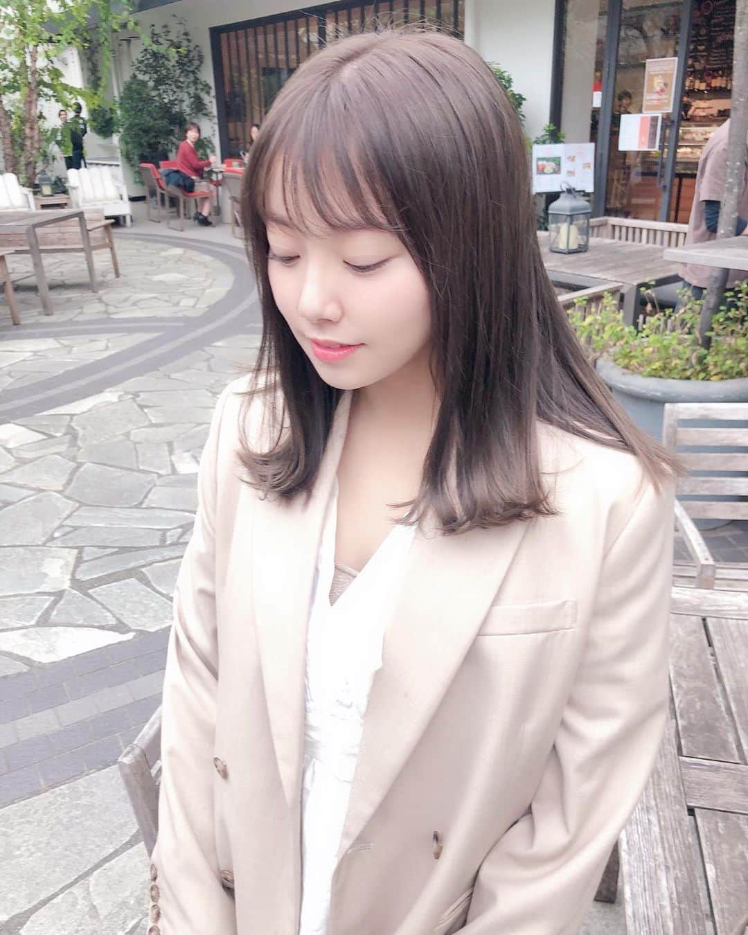 萩尾美聖さんのインスタグラム写真 - (萩尾美聖Instagram)「金田さんにカラーしてもらいました🌷 とっても綺麗な透明感カラーお気に入り♡ ありがとうございました🥰 #hair」10月17日 21時12分 - misato_hagio