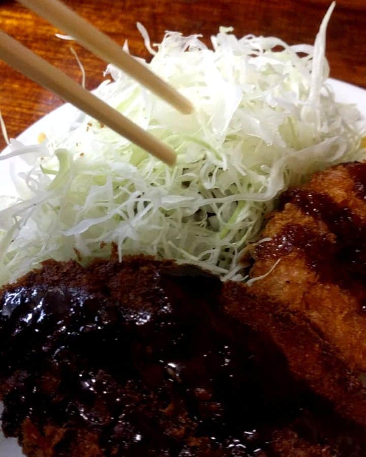 越中睦士のグルメインスタ