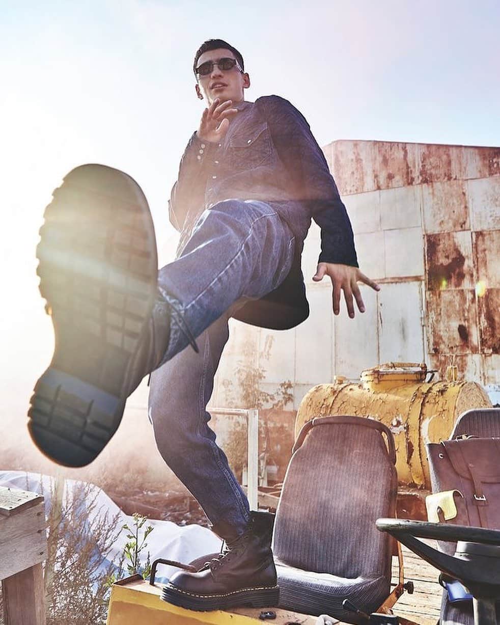 のインスタグラム：「To shoot in @menshealth.ru magazine, rapper @matrang_mg chose #premiata boots! #fallwinter2019 #northwards」