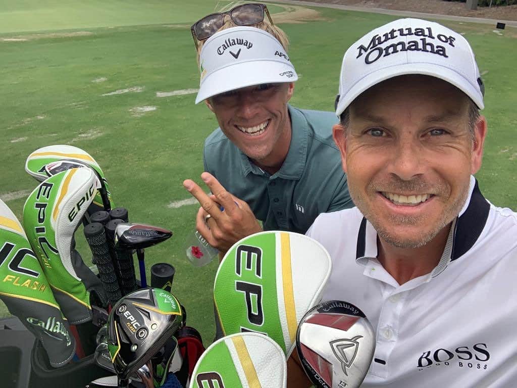 ヘンリク・ステンソンのインスタグラム：「Thanks Johnny for coming out to Lake Nona and doing some Epic work! I think we got a new gamer!! Stay tuned for revealing of new baby......😂🍼 #callawaygolf  #rip3wood」