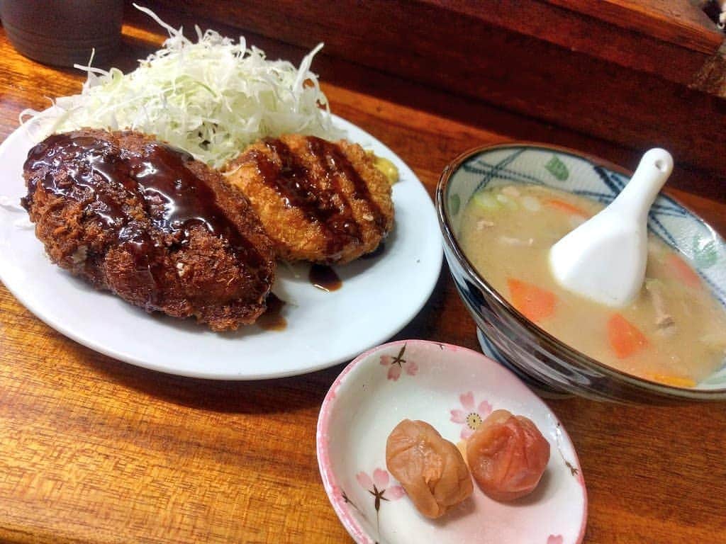 越中睦士のグルメインスタ