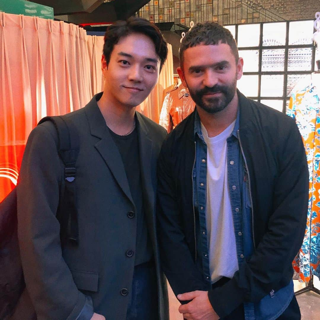 チ・ウンソンさんのインスタグラム写真 - (チ・ウンソンInstagram)「너무 좋아 ❤️@amiparis #amiparis #alexandermatiussi #10corsocomo #ami」10月17日 21時35分 - jay2ssung