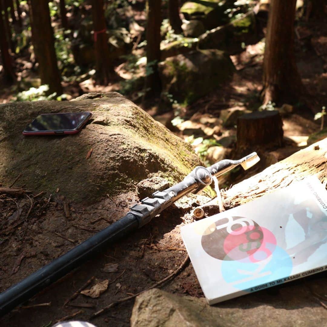 のインスタグラム：「15.16日は、みはるちん @38cbg と恵那🐒 15日は上のエリア🌲 2人でレッドブルをお触りしてー、お昼寝してー、私は同じ岩にあるエキドナを登って1日目おわ。 16日は里エリア🌳 何も登れてないけど笑 岩登ってカメラで遊んで楽しい1日を過ごせたひ☺️ 初めましての @takuya_ban_1996 伴くん  仲良くしてくれてありがとうございました🙇‍♀️✨ みはるちんも誘ってくれてありがとうーー🧡  #みはるんち  #また泊まり行こ  #帰るまでがなんちゃら  #気をつけよう  #ほんまに」