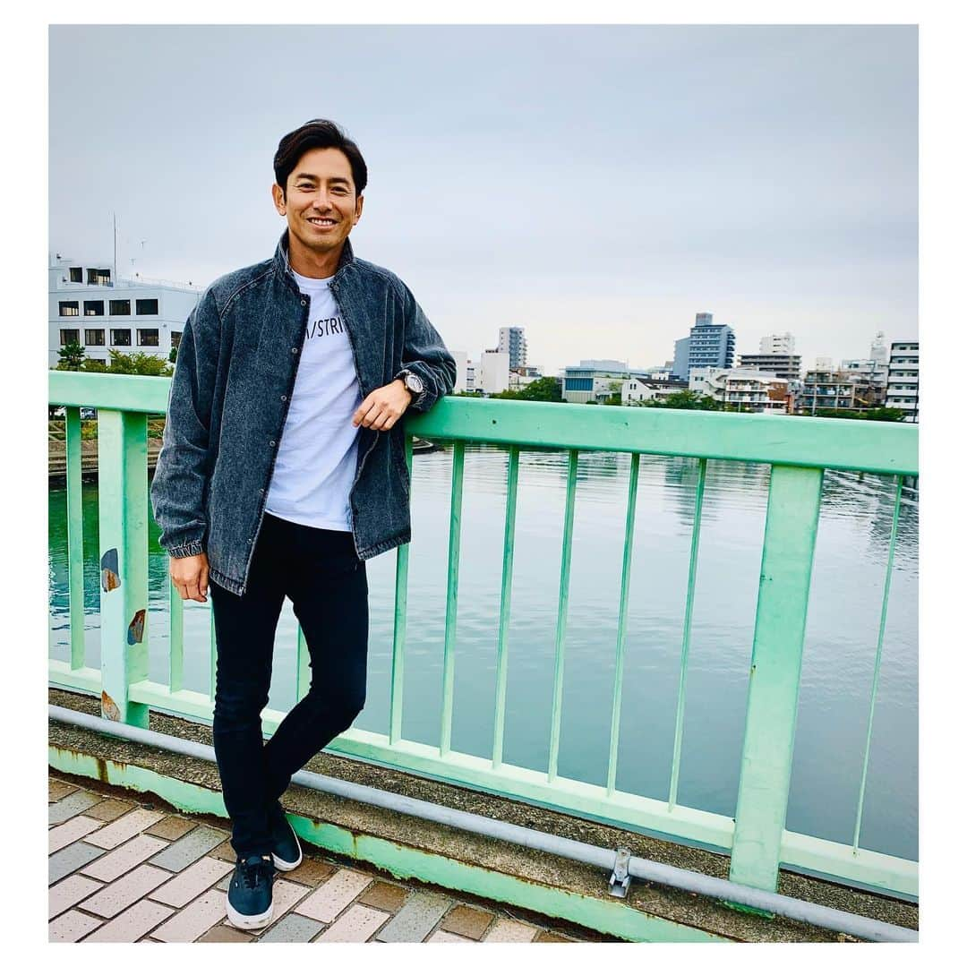 肥野竜也さんのインスタグラム写真 - (肥野竜也Instagram)「【PALM/STRIPES】﻿ ﻿  @palmstripes_official 「Denim Eddie Jacket」﻿ 少しずつ寒くなって来たので羽織りモノ大活躍!!﻿ このウォッシュ加減が最高〜😎👍✨﻿ 自分はブラックデニムですが、ライトブルー系デニムもありますよ⤴︎⤴︎﻿ ﻿ #肥野ファッション﻿ #私服﻿ #PALMSTRIPES﻿ #denimjacket﻿ #デニムジャケット」10月17日 21時39分 - tatsuya_hino