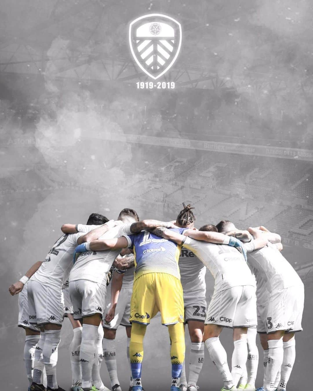 パトリック・バンフォードのインスタグラム：「Proud to be a part of this amazing club 🙌🏽 #100years @leedsunited #mot」