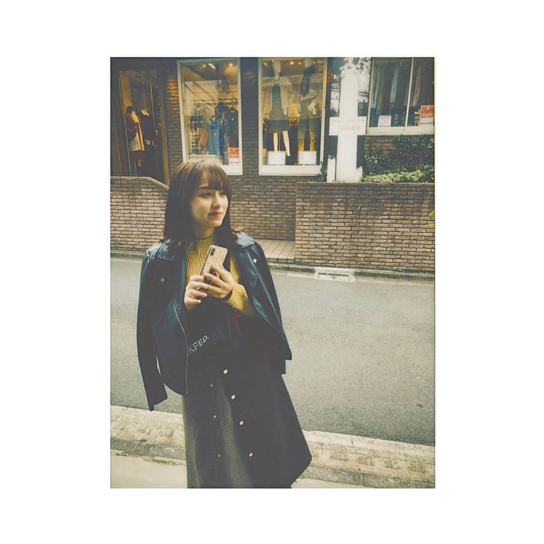 前田美里のインスタグラム：「今年は秋服たくさん着たい。 .  #film #film_jp #dazzカメラ #ファインダー越しの私の世界 #写真好きな人と繋がりたい  #japanesegirl」