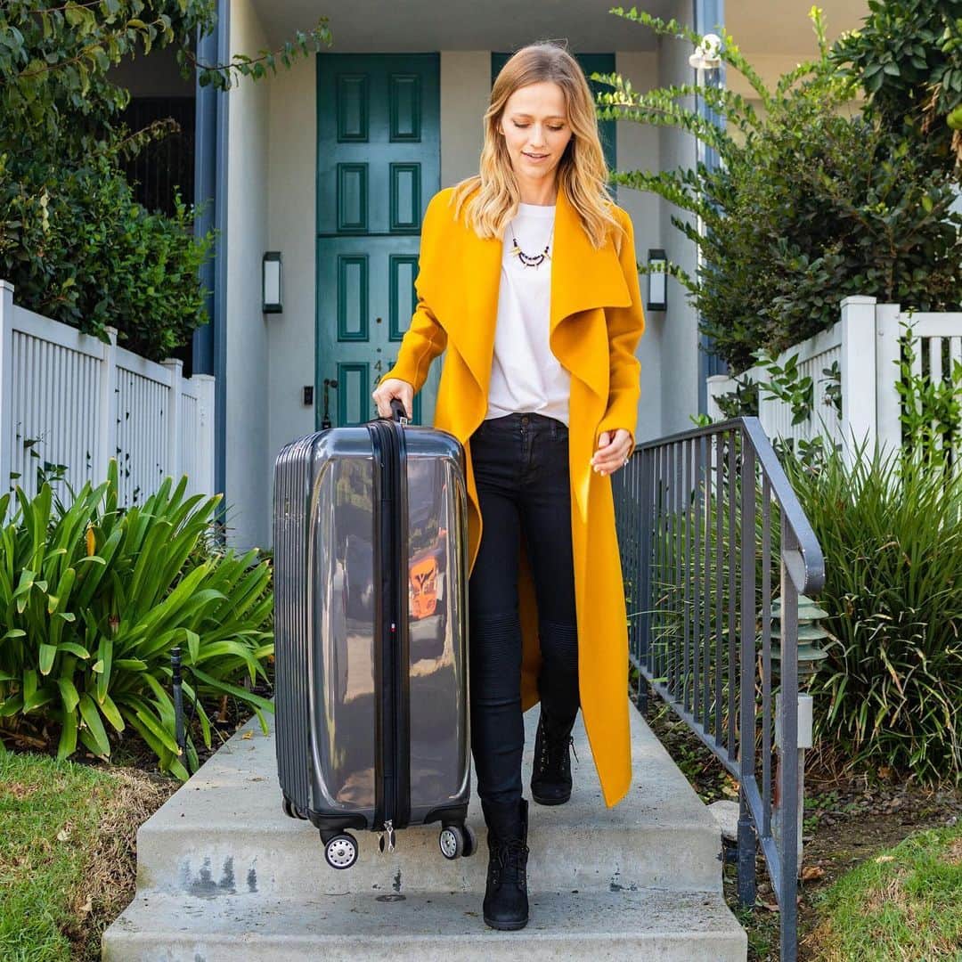 ジョアンナ・ブラッディさんのインスタグラム写真 - (ジョアンナ・ブラッディInstagram)「Travel is everything. Not only is it fun, but it can be extremely educational. I think if everyone had the luxury of traveling the world, we would have far less judgment and way more loving! @theselect7」10月17日 22時36分 - thejohannabraddy